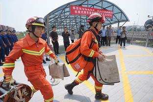 马洛塔回应阿莱格里“警察抓小偷”言论：保持尊重 国家德比见